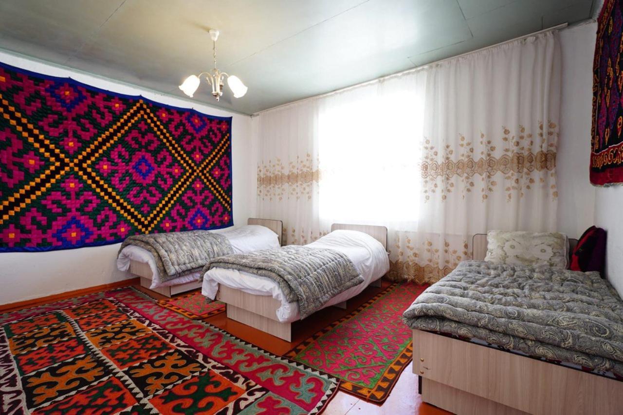 Guest House Bereke In Kyzart Village Bagysh Exterior photo
